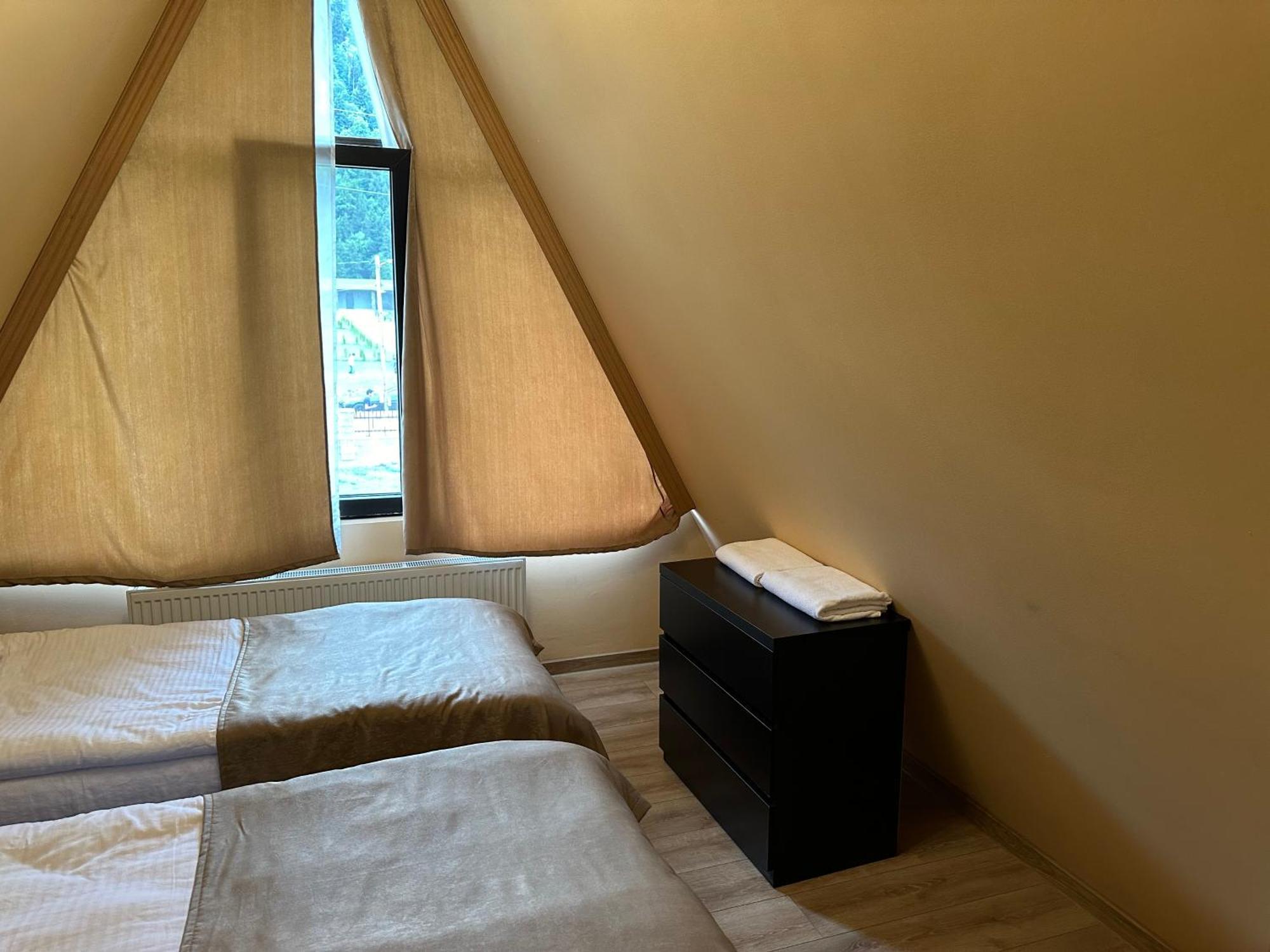 Emerald Apartment *